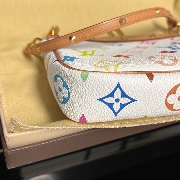 *Authentic*Louis Vuitton
White Monogram Multicolore Coated Canvas Pochette - Picture 13 of 16
